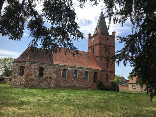 Dorfkirche im Ortskern