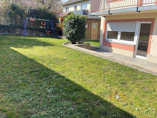 eigener Gartenanteil mit Terrasse