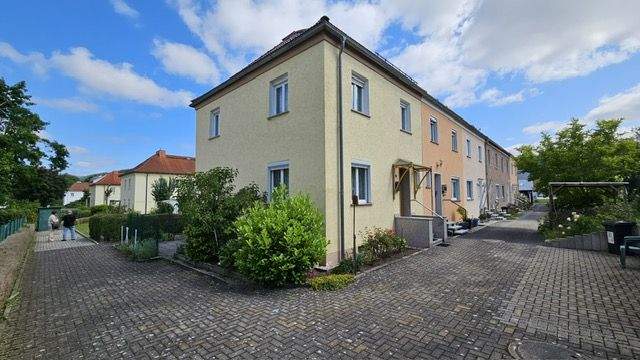 Haus Seitenansicht vorn.jpg