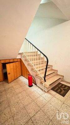 Kelleraufgang mit Nutzflächer unter der Treppe