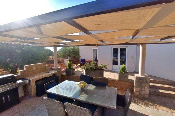 Kreta, Kavousi: Tolle Villa mit Pool, Meerblick und Olivenhain zu verkaufen