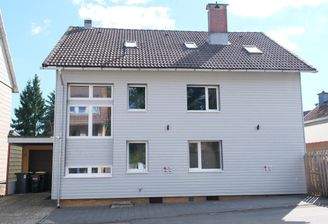 Blick zum Haus von der Straße