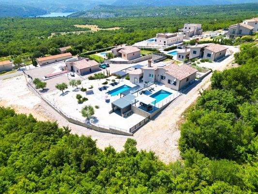 Luftbild Villa mit beiden Einheiten