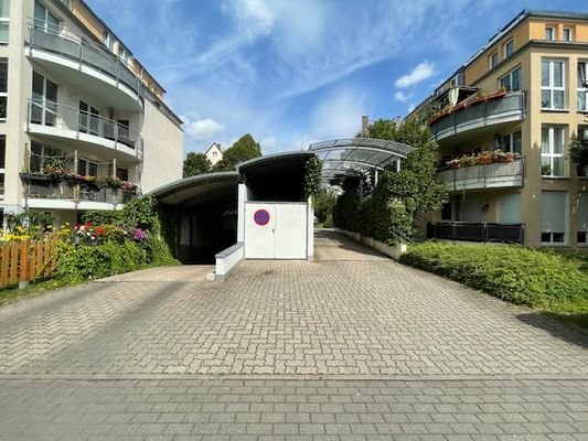 Tiefgaragenzufahrt