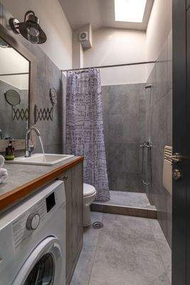 washing machine apt 5.jpg