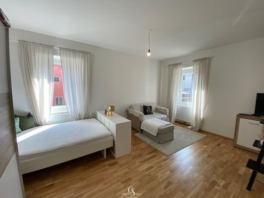 Wohn/- Schlafzimmer