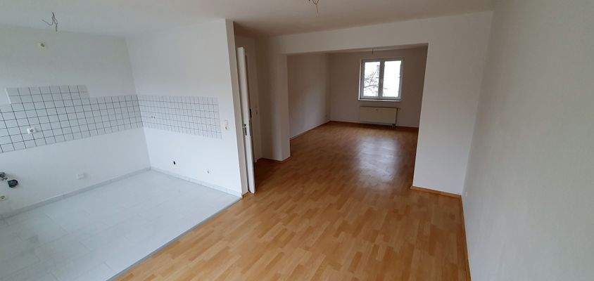 Küche und Wohnzimmer