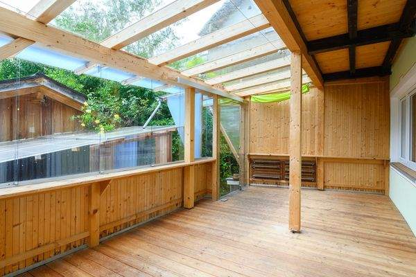 Wintergarten mit Glasfront 
