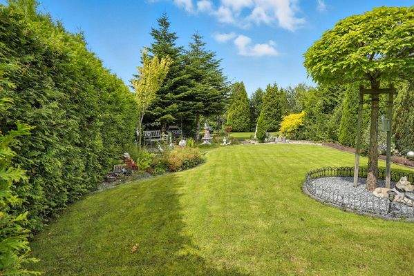 Parkähnliches Grundstück