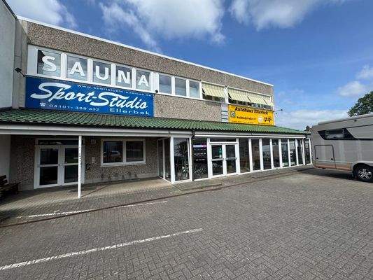 Frontansicht Außen Fitness