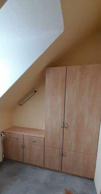 Einbauschrank im separaten WC-Raum