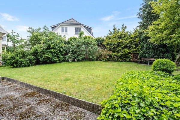 Parkähnliches Grundstück