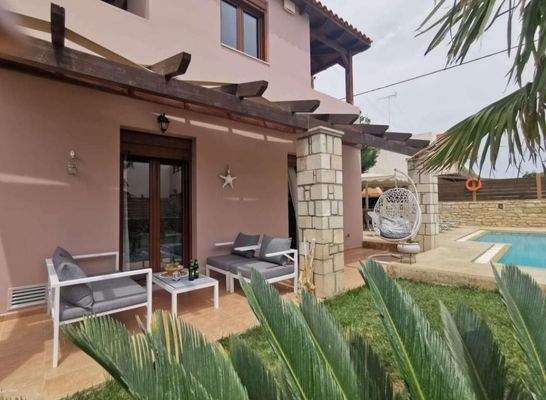 Kreta, Roumeli: Villa in kleiner Wohnanlage zu verkaufen