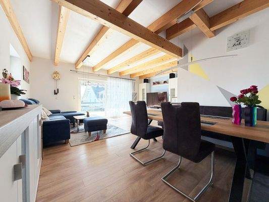 EG Wohn Essbereich: Wohnen und Essen gehen hier offen und lebendig ineinander über