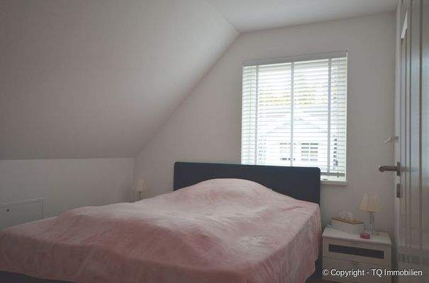 Gästezimmer oder Kinderzimmer im DG