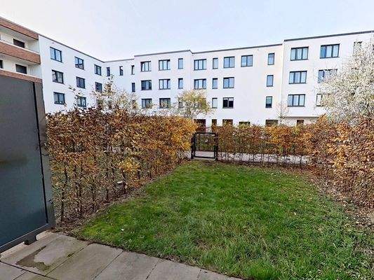 Terrasse mit Garten (Beispiel)