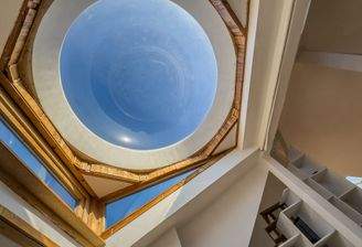 Oberlicht über dem Eingangsbereich