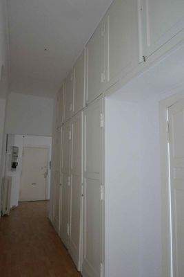 Flur mit Einbauschränken