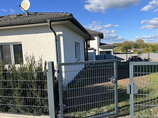 Seitlicher Gartenzugang