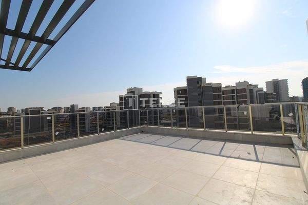 Apartments in a Complex with Terraces in Antalya Altintas