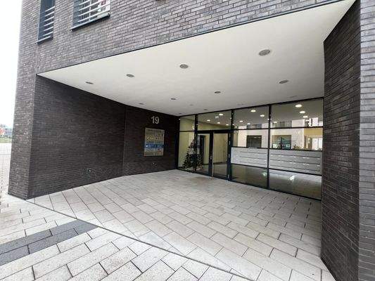 Eingang Bürogebäude