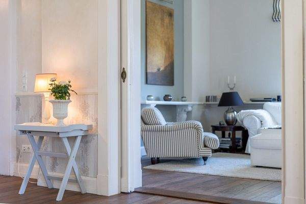 Blick vom Essbereich in den Wohnbereich