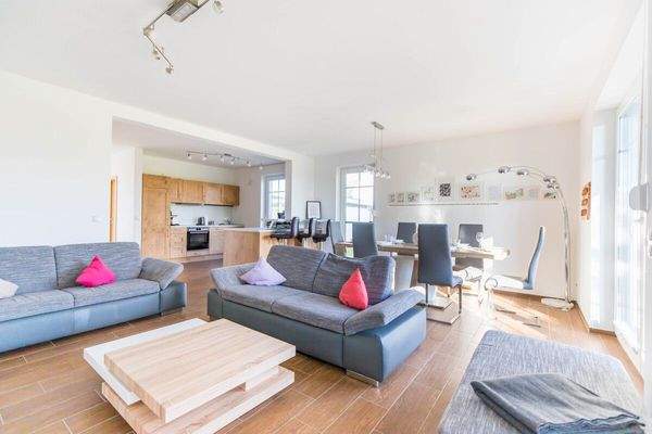 Linke DHH - Wohn-/Essbereich