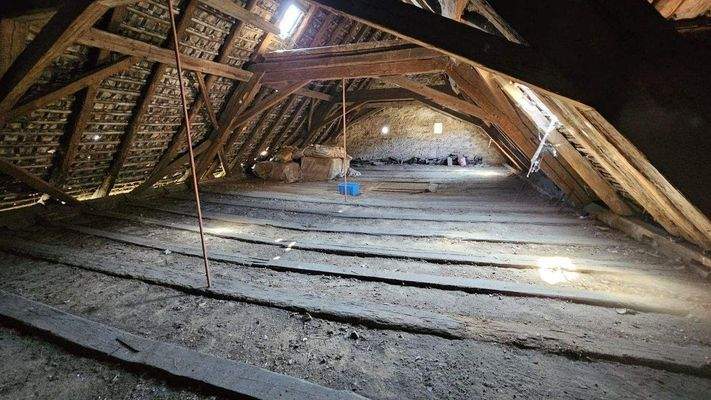 Dachgeschoss Atelier (2).jpg