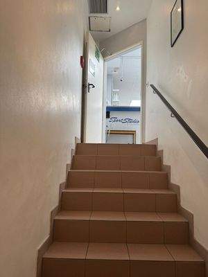 Treppe zum Fitnessstudio