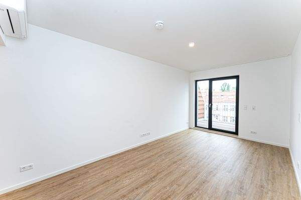 Box 75 Apt 6 (3 of 10).jpg