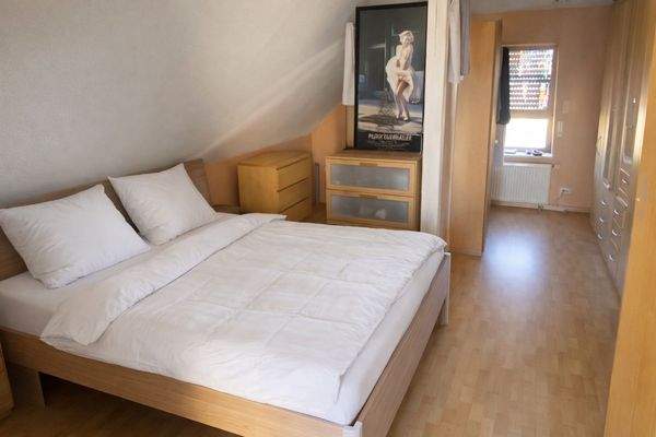 Zimmer 3 im Dachgeschoss.jpg