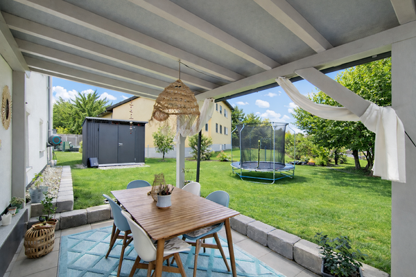 Überdachte Terrasse Nordseite