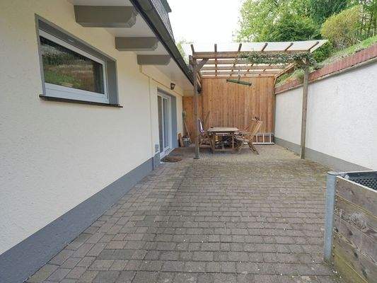 ...direktem Zugang zur Terrasse 