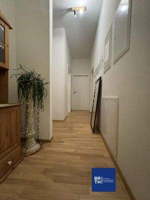 Flur Zimmer 1-2 Bad.jpg 6