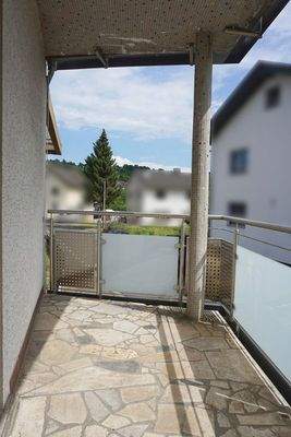 überdachter Balkon am Wohnzimmer