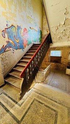Treppenhaus EG in Keller und OG