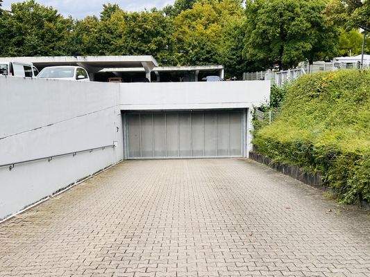 Einfahrt in die Tiefgarage