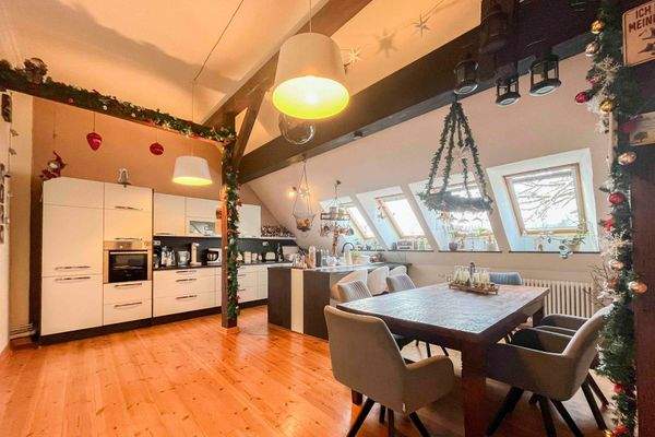 Küche mit Essbereich