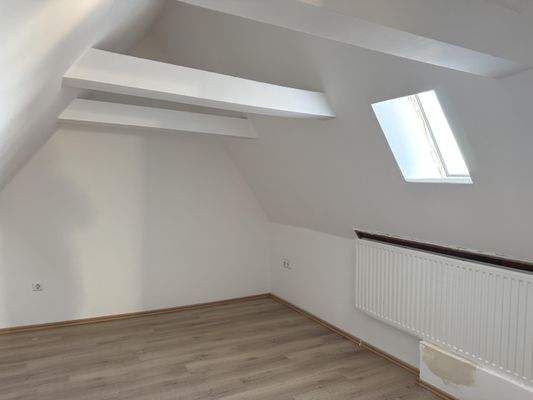 Spitzboden Raum 2
