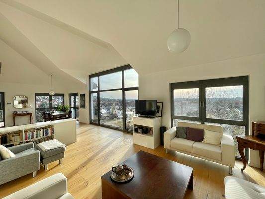 Im obersten Geschoss erschließt sich eine außergewöhnlich schicke Wohnebene