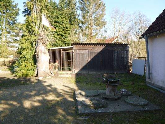 Garage mit Hundezwinger