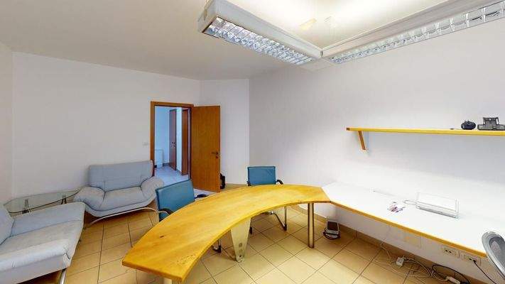 Meran-Merano-Büro-ufficio-vermieten-affitto