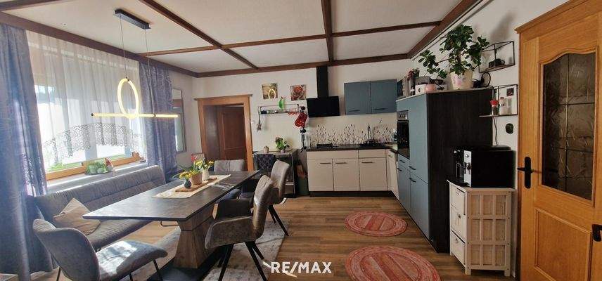 Küche mit Essbereich