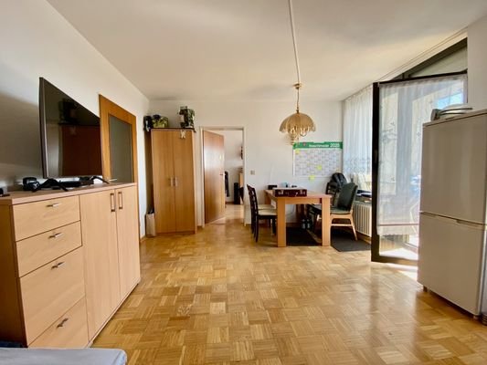 Wohnzimmer Richtung Schlafzimmer