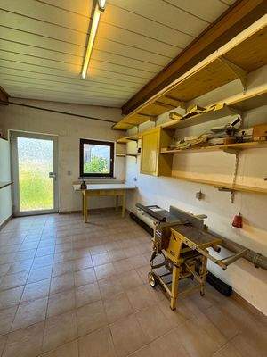 Werkstatt hinter der Garage, zum Garten 
