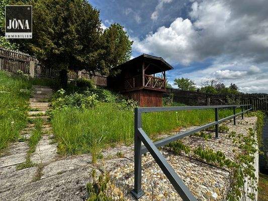 Gartenteil mit Gartenhaus