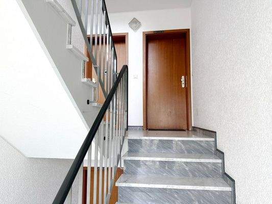 Im 1. Obergeschoss gelegen