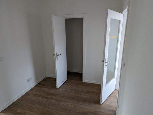 Flur, Abstellkammer rechts Küche