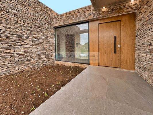 6c4aa9ca85d94ead99b7e2420c18cf95-original