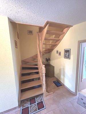 EG: Treppe zum Dachgeschoss